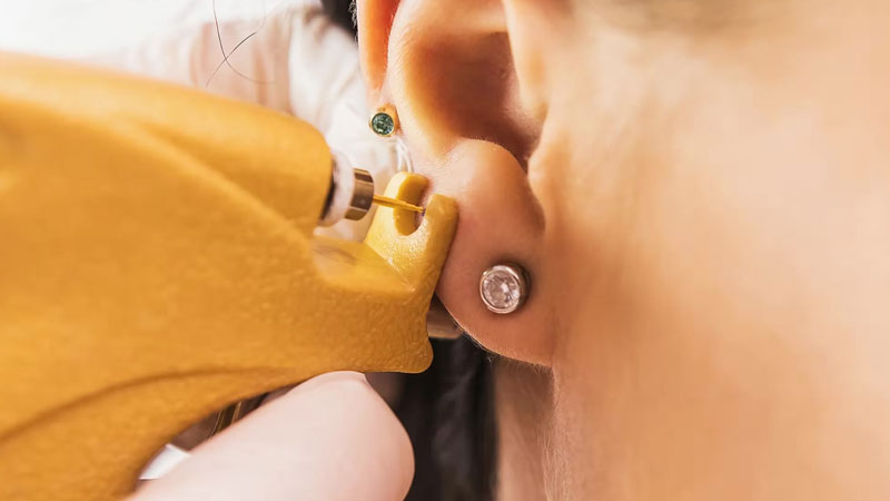 Ear-Boaring